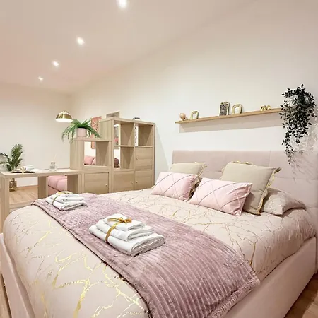Apartment Oro Rosa Lingotto Near Metro And Hospitals Turin